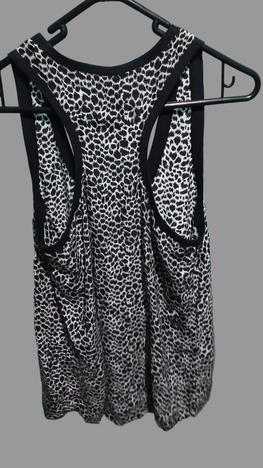 Blusa Sin Mangas Guepardo Seda  Deportiva Joie  Talla Xs