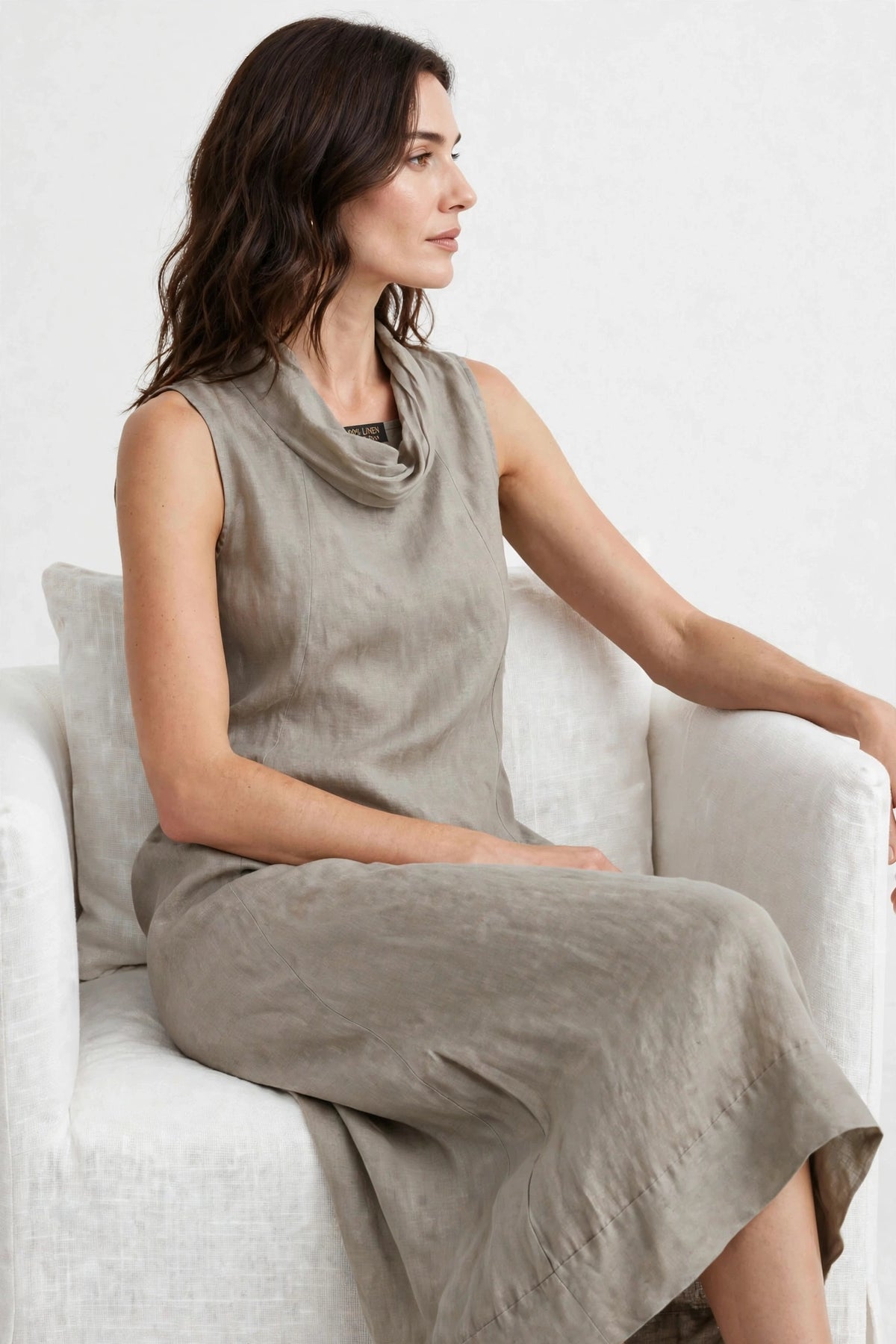 Vestido Midi 100% Lino Italiano Taupe – Cuello Drapeado Cowl Neck – Hecho en Italia – Preloved Auténtico – Talla M/L